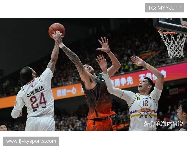 张三归队，球队实力大增备战新赛季CBA，张三战绩